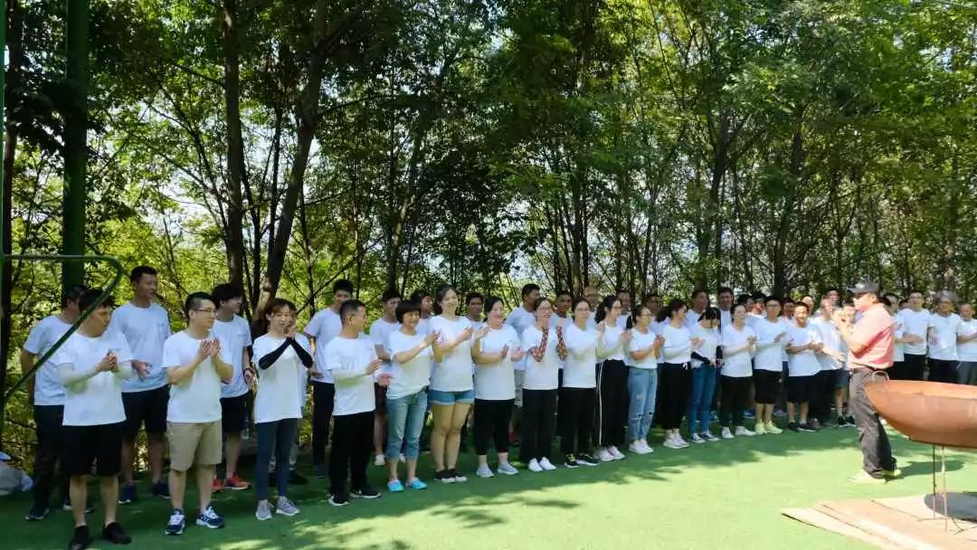 “雙良新型光催化“團(tuán)隊(duì)為王，風(fēng)雨同行”！