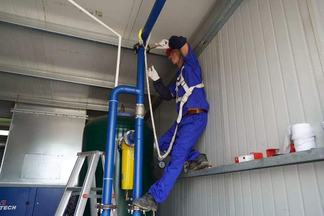 【<a href=http://www.fair3xin.com target=_blank class=infotextkey>雙良</a><a href=http://www.fair3xin.com target=_blank class=infotextkey>新型光催化</a>】“堅(jiān)守”在汗水中閃光