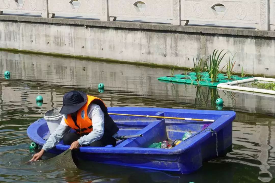 【<a href=http://www.fair3xin.com target=_blank class=infotextkey>雙良</a><a href=http://www.fair3xin.com target=_blank class=infotextkey>新型光催化</a>】“堅(jiān)守”在汗水中閃光